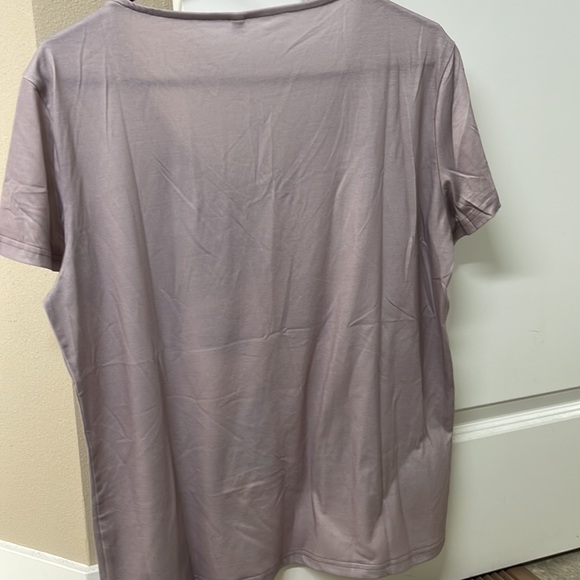 NWT womens tee - Picture 2 of 3